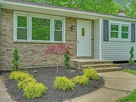 2nd image of 26 Oakside Dr