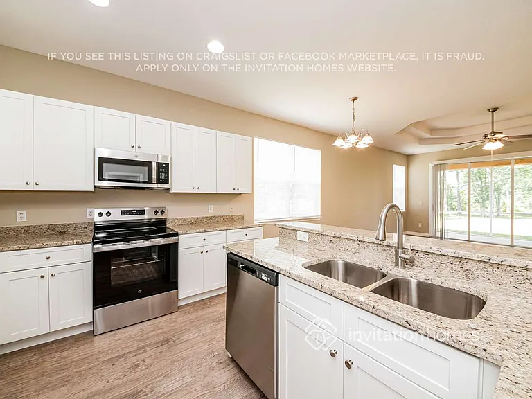 5015 Lakehurst Ct — Photo 8
