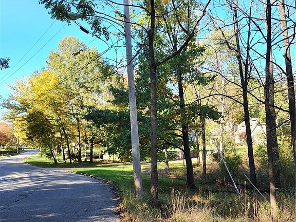 3rd image of Blueberry Hill Dr