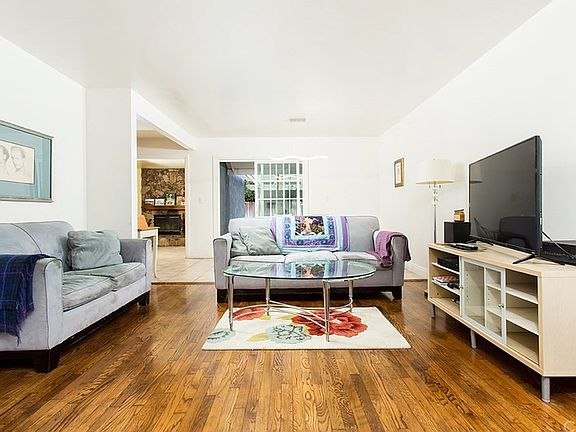 2nd image of 5428 Castana Ave