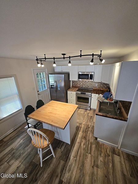 3rd image of 174 Gull Bay Road