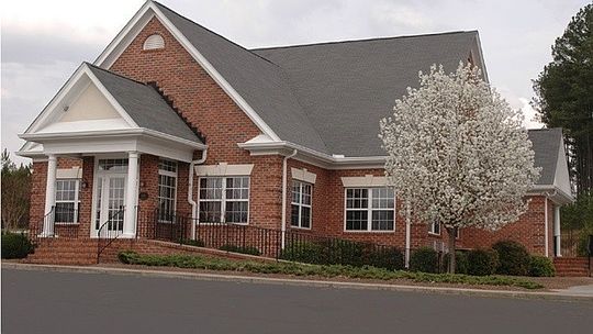 1st image of 1010 Park Dr