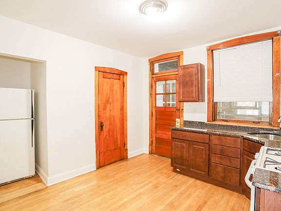2nd image of 2736 N Leclaire Ave #1