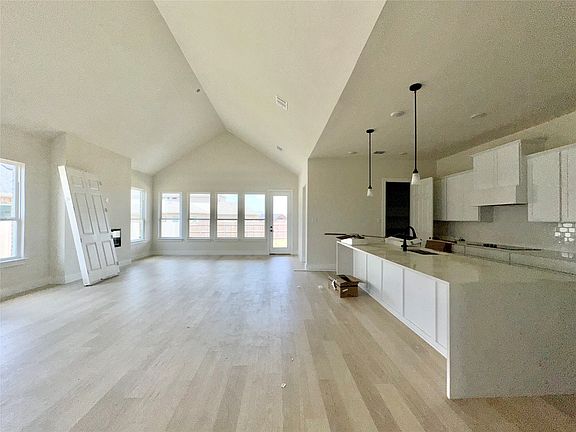 3rd image of 2112 Bankside Ln