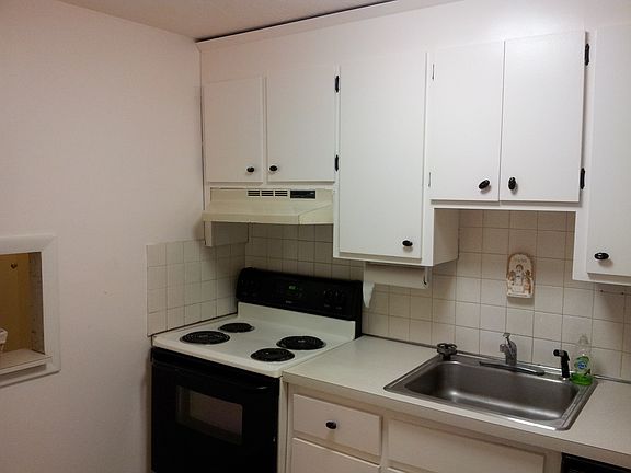 5th image of 37 Fountain Ln APT 2