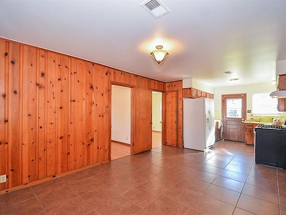 4th image of 6923 Cole Creek Dr