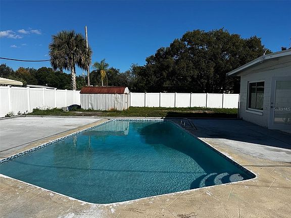 4th image of 156 PINECREST DR