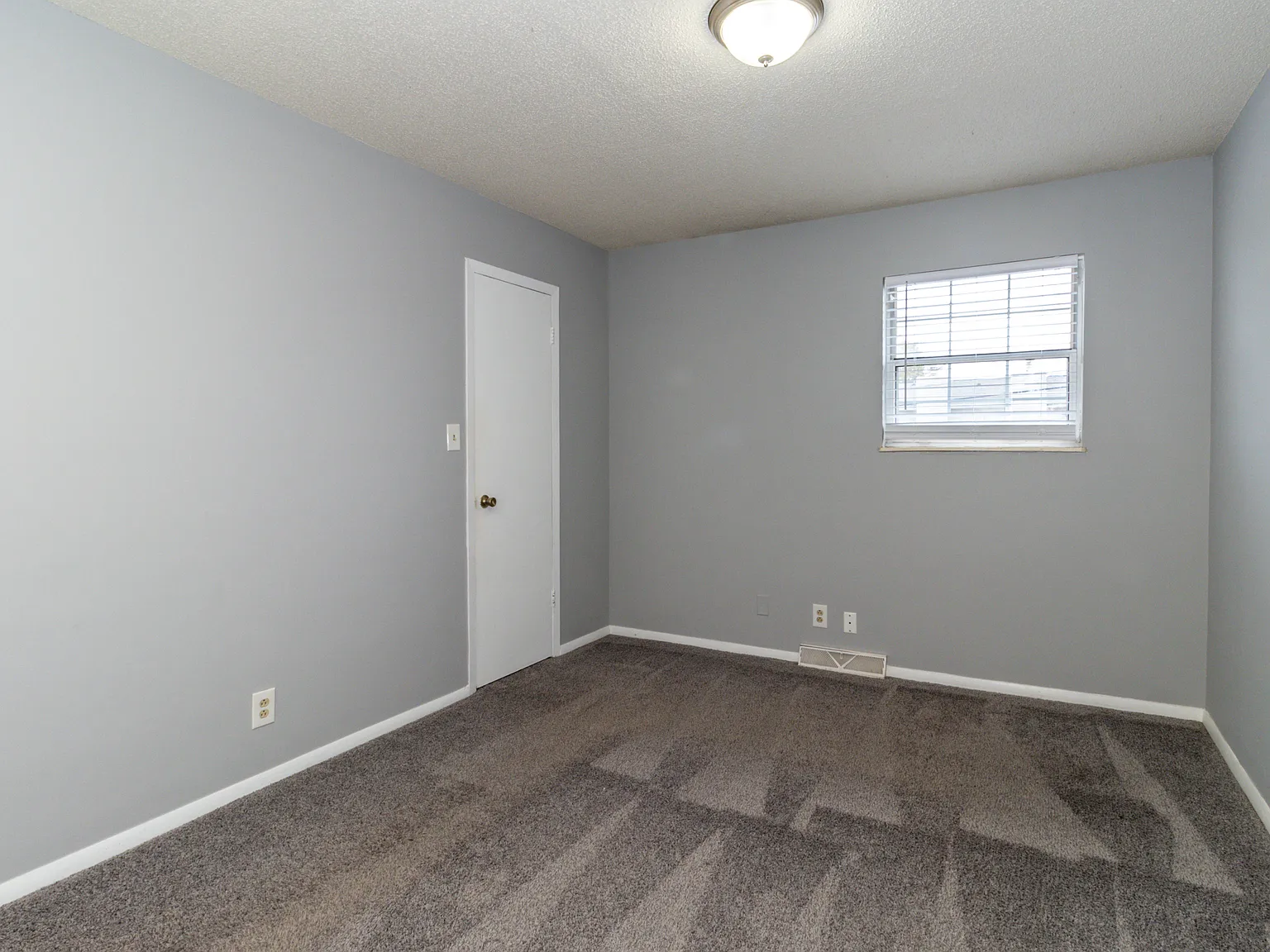 9157 Cedarpark Ln — Photo 3