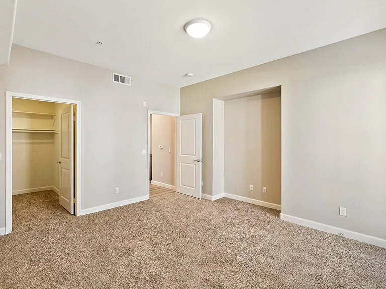 LuxLiv Apartments — Photo 7