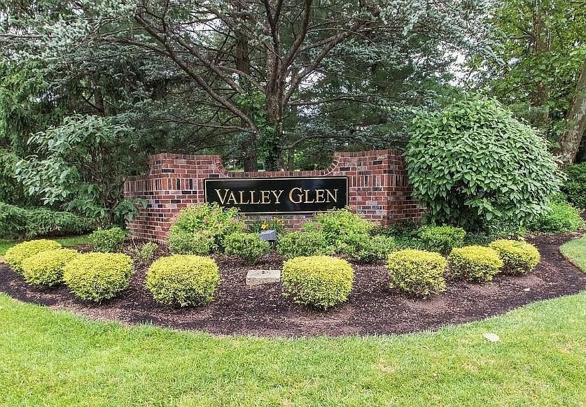 1st image of 313 Glen Ln #313