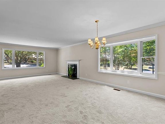 5th image of 1 Brownstone Ln
