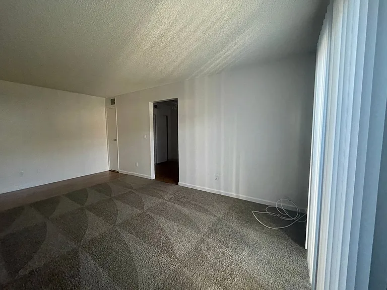 Canyon Club Apartments — Photo 32