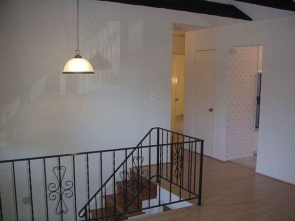 2nd image of 6 Old Oak Ct