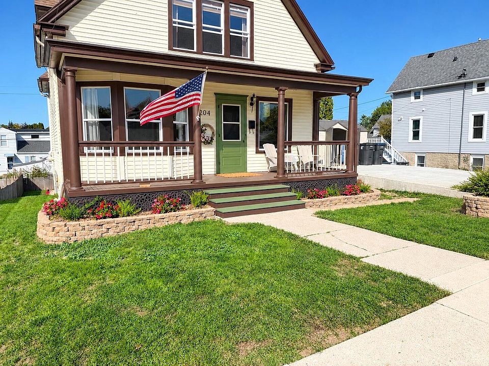 1st image of 204 Park STREET