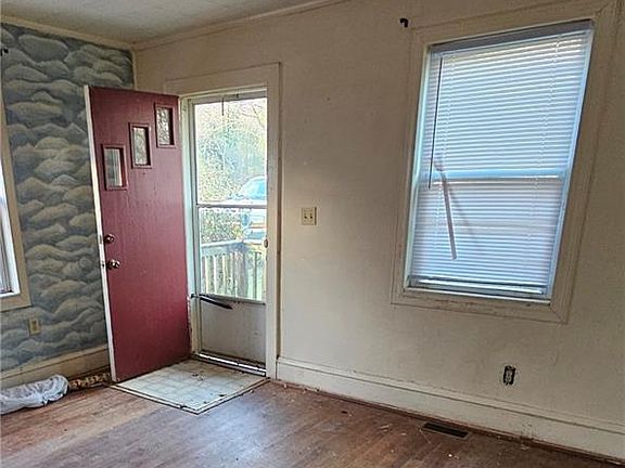 2nd image of 2 Boeing Ave