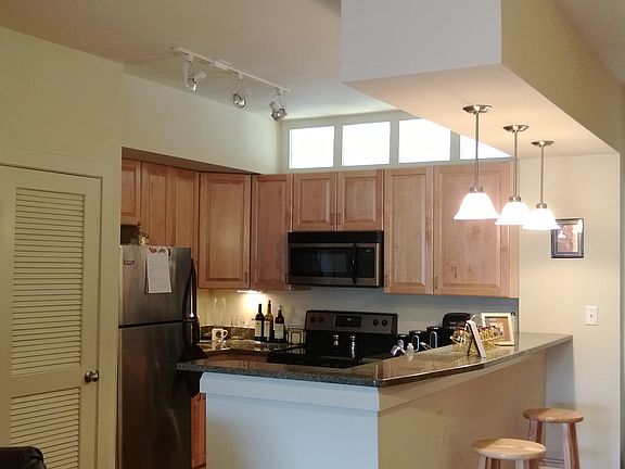 Granite/Stainless Kitchen