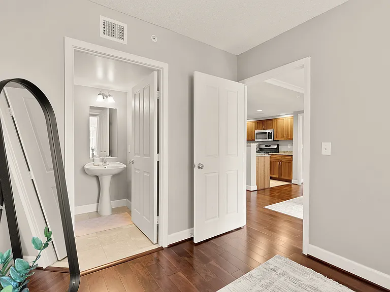 1220 N Fillmore St #810 — Photo 26