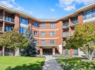 845 E 22nd St #B-105, Lombard, IL 60148