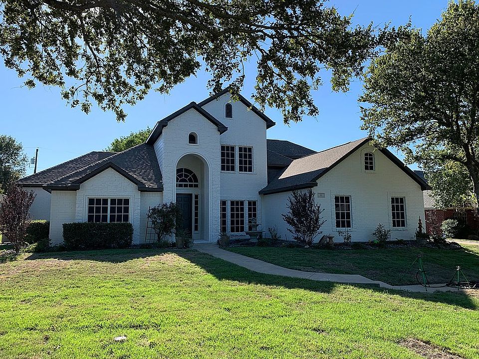 1st image of 111 Oak Tree Dr