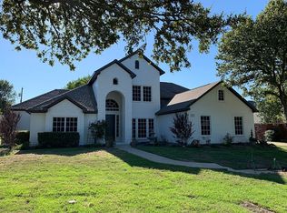 111 Oak Tree Dr, Waxahachie, TX 75165