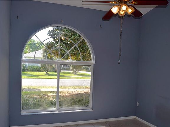 4th image of 2208 Glen Mist Dr