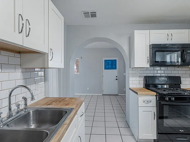 4119 E Fort Lowell Rd #8 — Photo 1