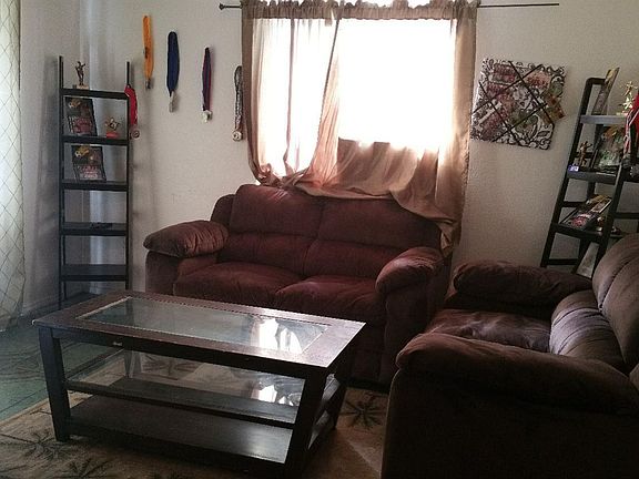 5th image of 2403 E Vine Ct