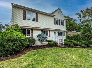 168 Kimberly Rd, Colonia, NJ 07067