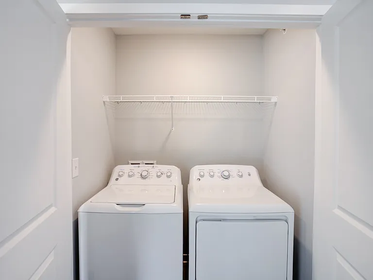 Cypress Point Apartments — Photo 16