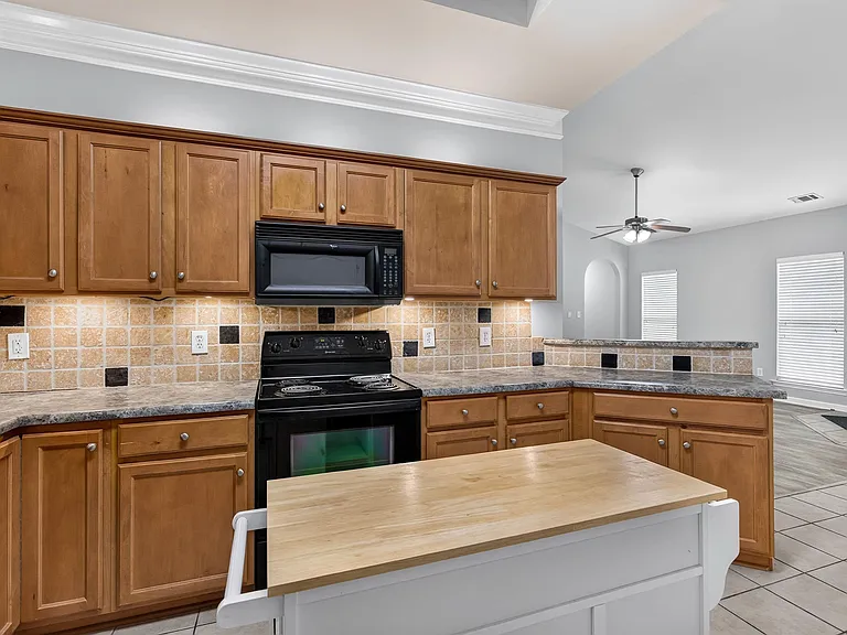 5317 Cottage Cir — Photo 13