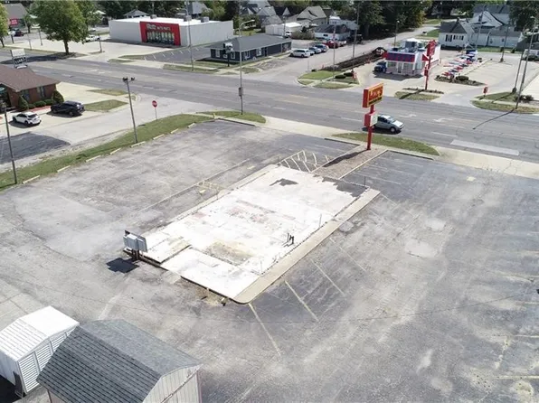 800 Charleston Ave, Mattoon, IL 61938