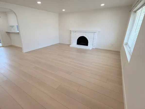 17071 Pinehurst Ln, Huntington Beach, CA