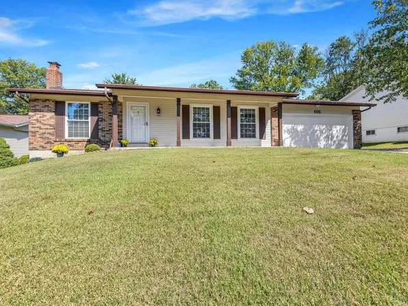 605 Nandale Ln, Ballwin, MO 63021