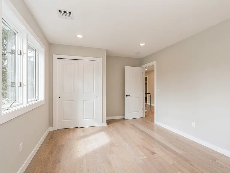 66 E Gramercy Pl — Photo 13