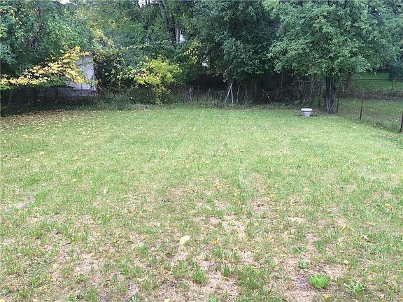 4th image of 1127 Meadowbrook Dr