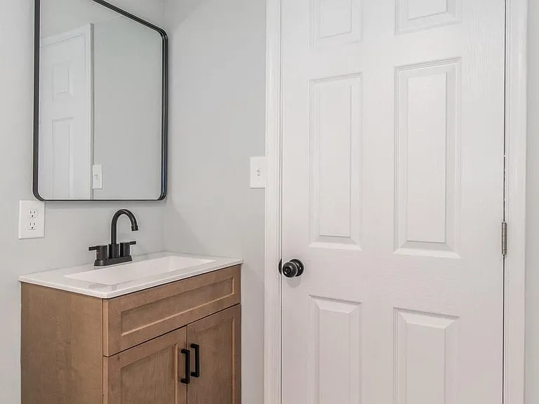 647 Spruce St — Photo 23