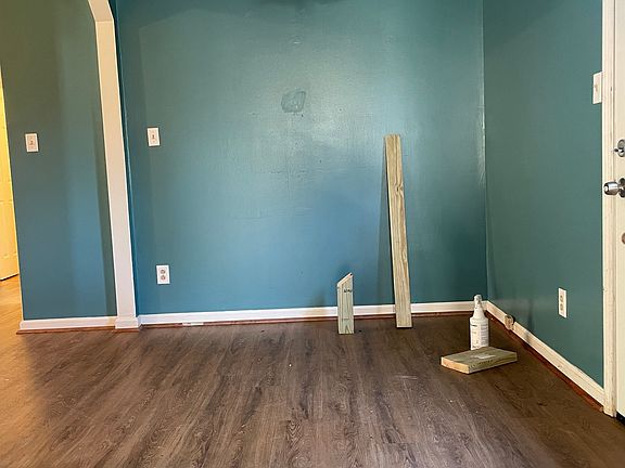 3rd image of 9143 Fairway Ct