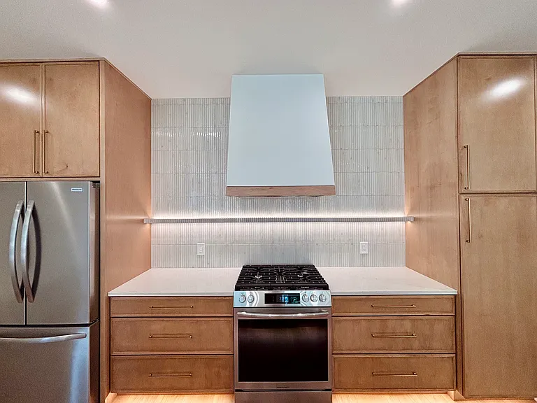 2157 Ash St — Photo 2