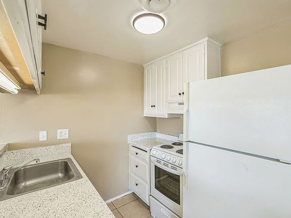 4th image of 73355 Guadalupe Ave APT N
