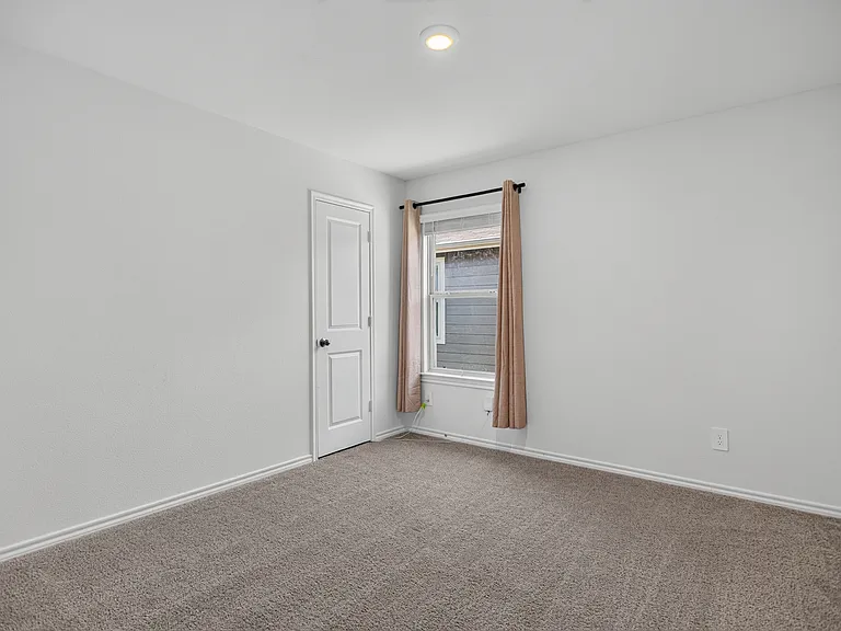 149 Boxwood Dr — Photo 17