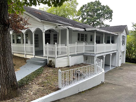 3rd image of 3445 Kenilworth Ln