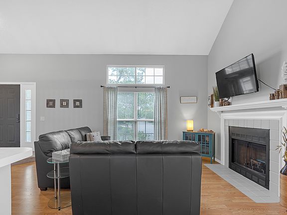 5th image of 1236 N Knollwood Dr