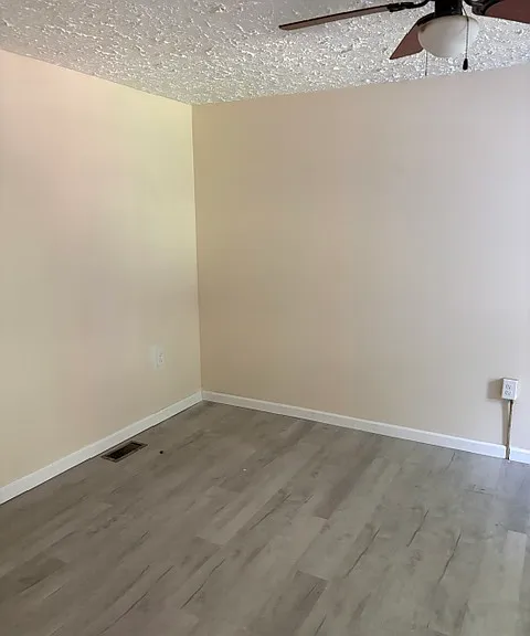 114 E Walnut Ave — Photo 5