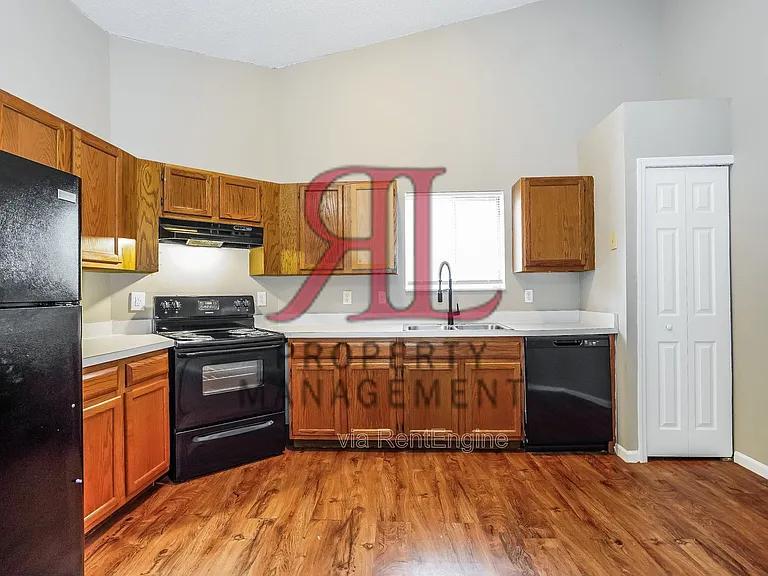 1640 Butterfly Ct — Photo 6