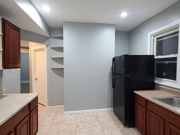 2nd image of 95 S Burnet St #3
