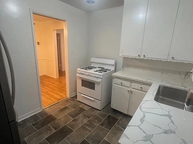 8366 Sargent Ave — Photo 19