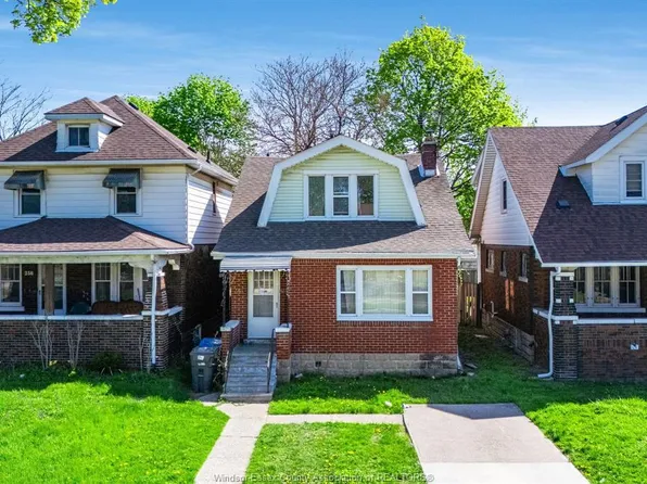 360 Rankin Ave, Windsor, ON N9B 2R7
