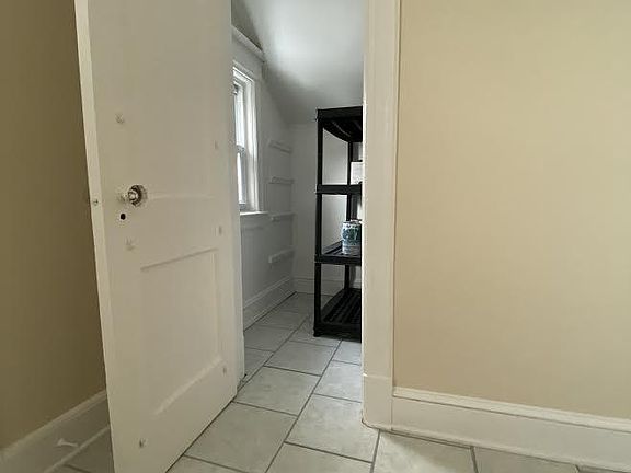 4th image of 782 Curtis Ave #2