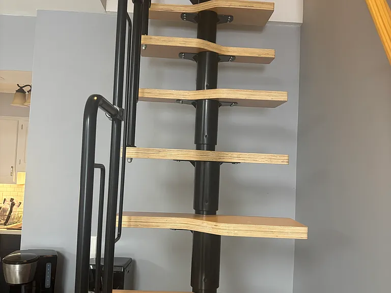 steps to upstairs bedroom and den