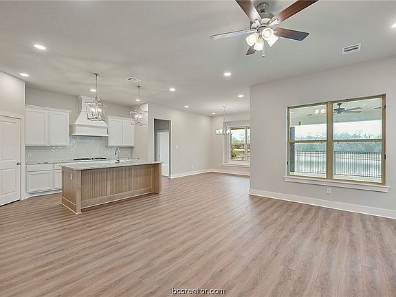3rd image of 2512 Bramber Dr